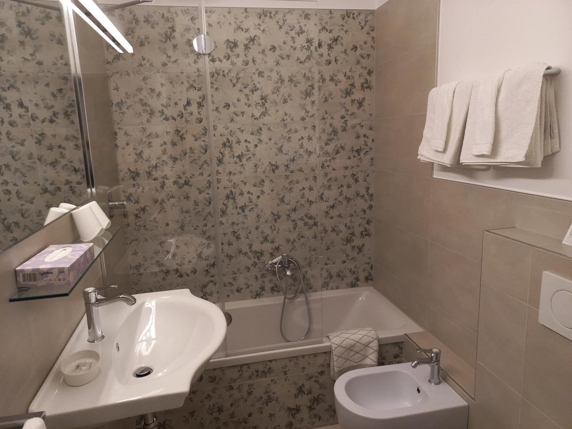 Hotel Lux ميرانو الغرفة الصورة