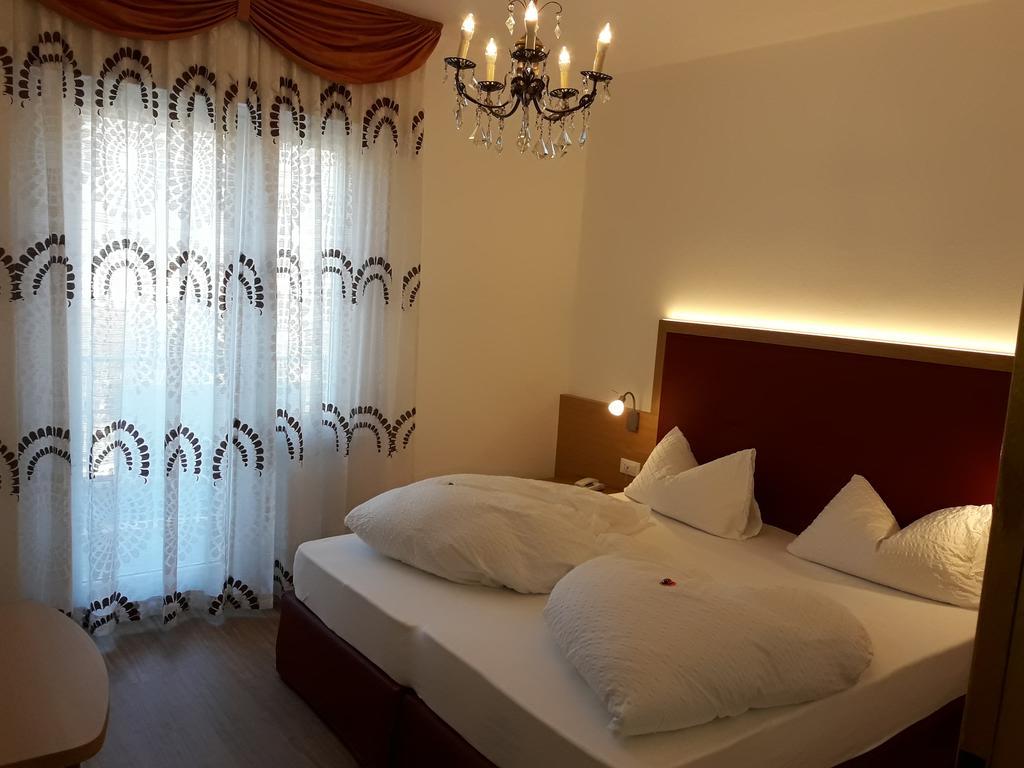 Hotel Lux ميرانو المظهر الخارجي الصورة